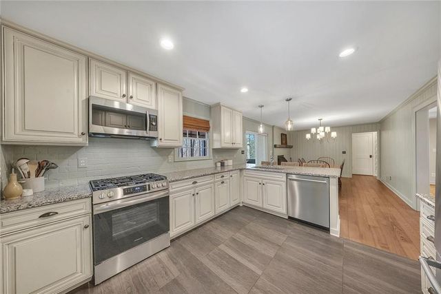 940 Oakdale Road, Canton, GA 30114