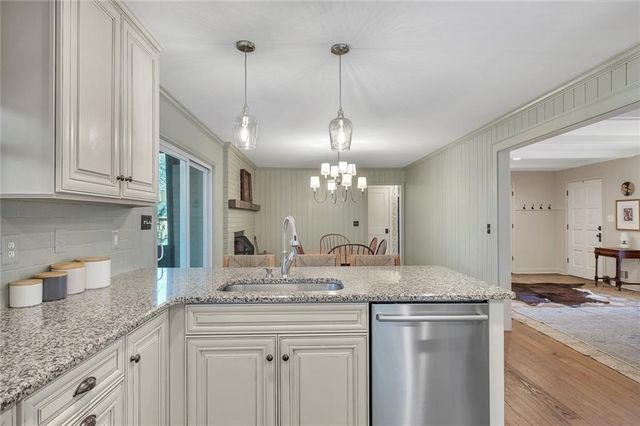 940 Oakdale Road, Canton, GA 30114