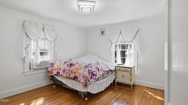 325 W Gilbreath Street, Graham, NC 27253