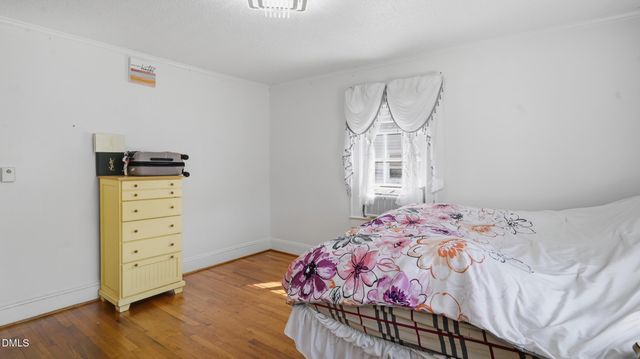 325 W Gilbreath Street, Graham, NC 27253
