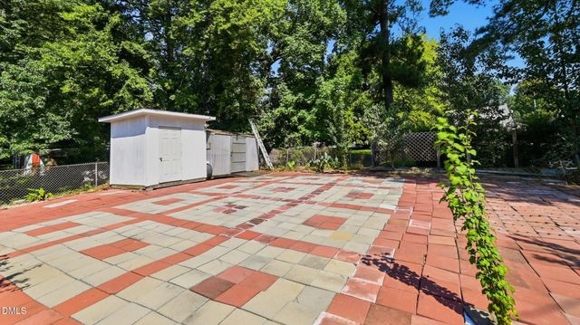 325 W Gilbreath Street, Graham, NC 27253