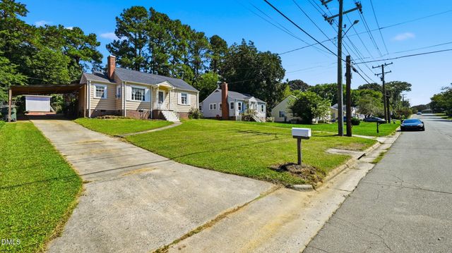 325 W Gilbreath Street, Graham, NC 27253