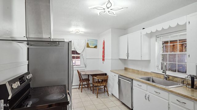 325 W Gilbreath Street, Graham, NC 27253