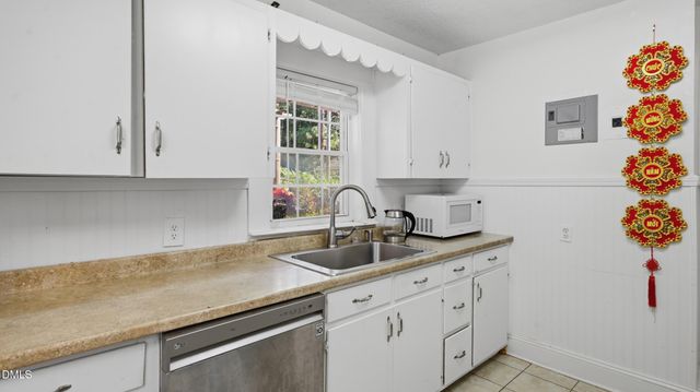 325 W Gilbreath Street, Graham, NC 27253