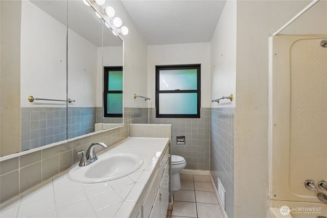4223 Robin Road W, University Place, WA 98466