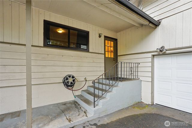 4223 Robin Road W, University Place, WA 98466