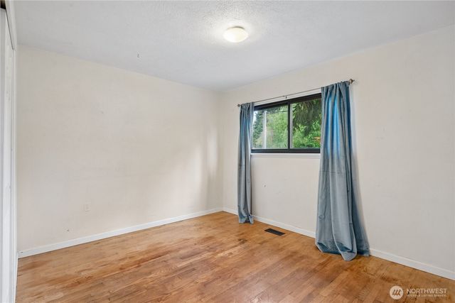 4223 Robin Road W, University Place, WA 98466