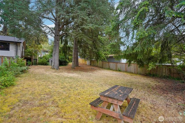 4223 Robin Road W, University Place, WA 98466