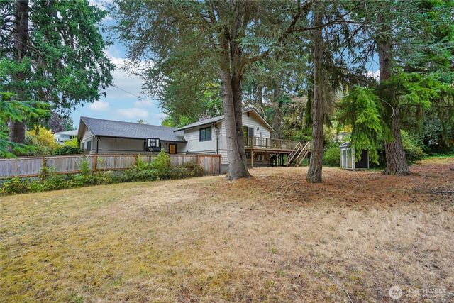 4223 Robin Road W, University Place, WA 98466