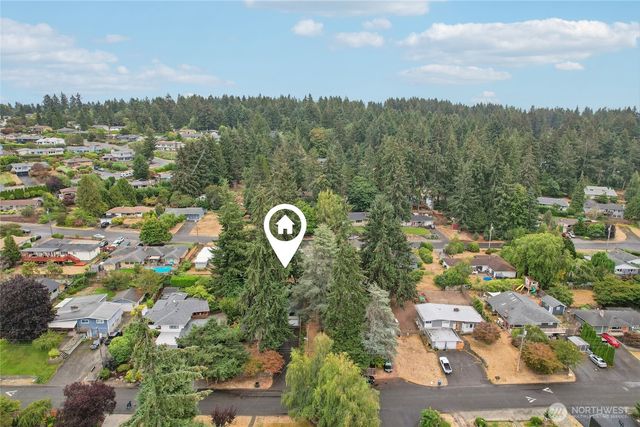 4223 Robin Road W, University Place, WA 98466
