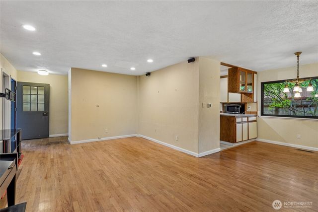 4223 Robin Road W, University Place, WA 98466