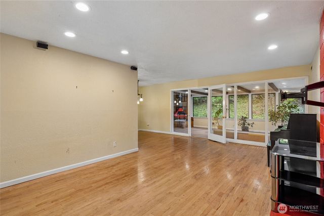 4223 Robin Road W, University Place, WA 98466