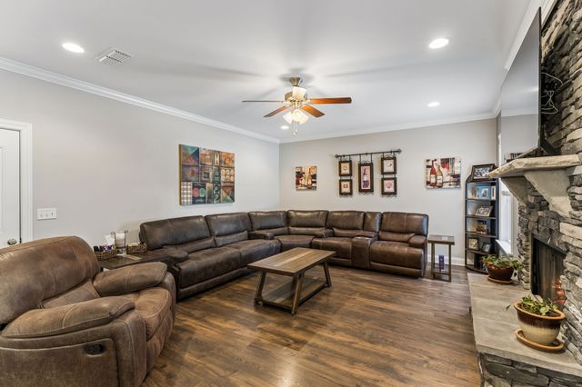 6026 Enclave Dr, Murfreesboro, TN 37128