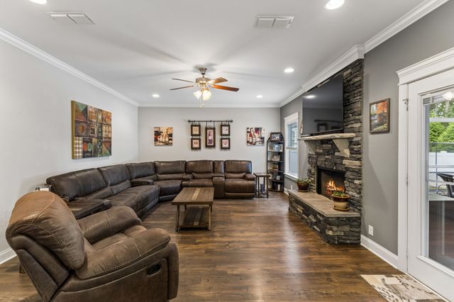 6026 Enclave Dr, Murfreesboro, TN 37128