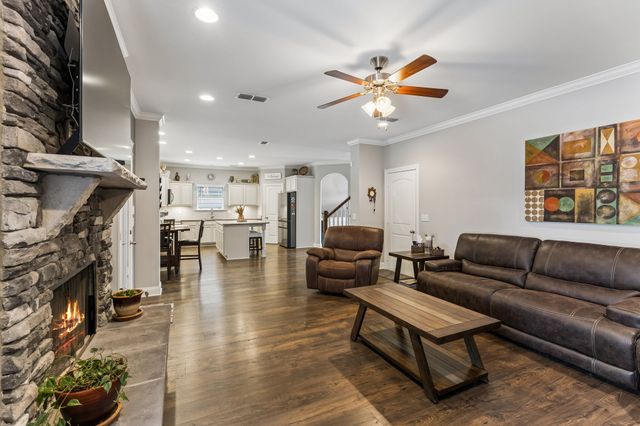 6026 Enclave Dr, Murfreesboro, TN 37128