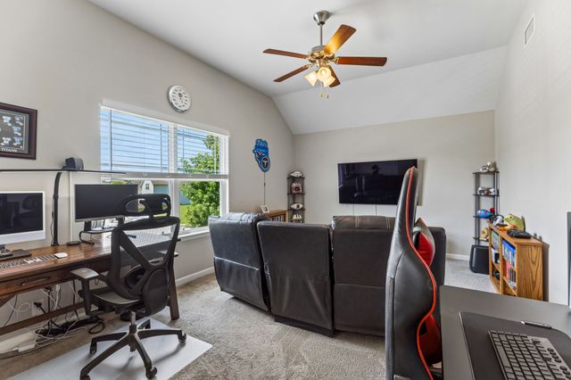 6026 Enclave Dr, Murfreesboro, TN 37128