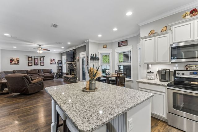 6026 Enclave Dr, Murfreesboro, TN 37128