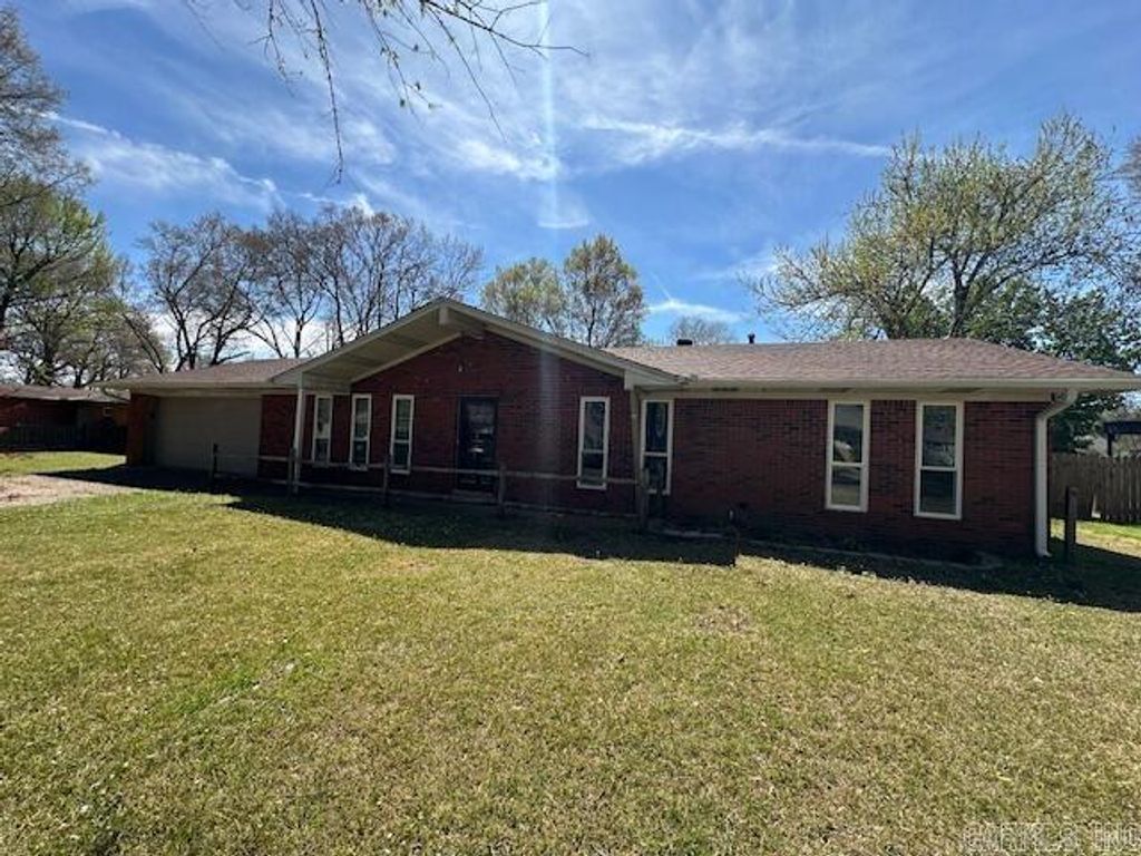 108 Tecumseh Trail, Jacksonville, AR 72076