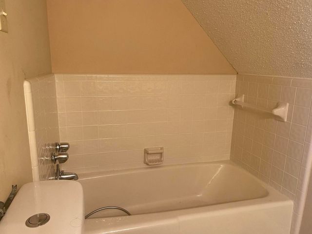 3188 Niblett Bluff Rd, Vinton, LA 70668