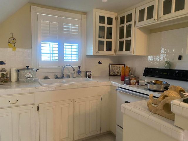 3188 Niblett Bluff Rd, Vinton, LA 70668