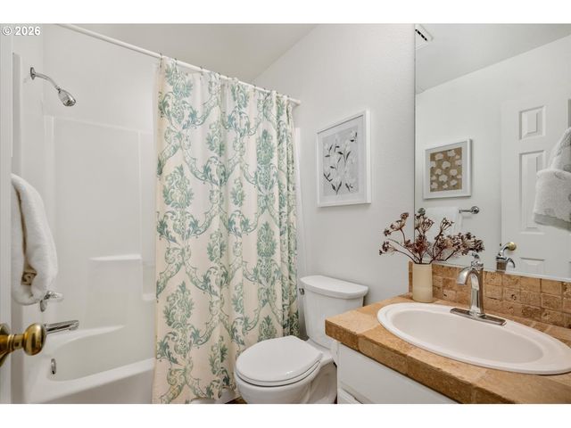 2341 Nw OVERTON St, Portland, OR 97210