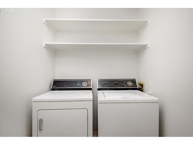 2341 Nw OVERTON St, Portland, OR 97210