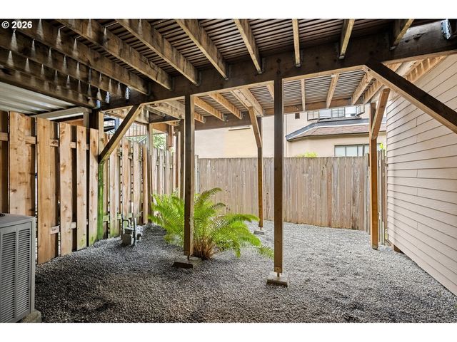 2341 Nw OVERTON St, Portland, OR 97210