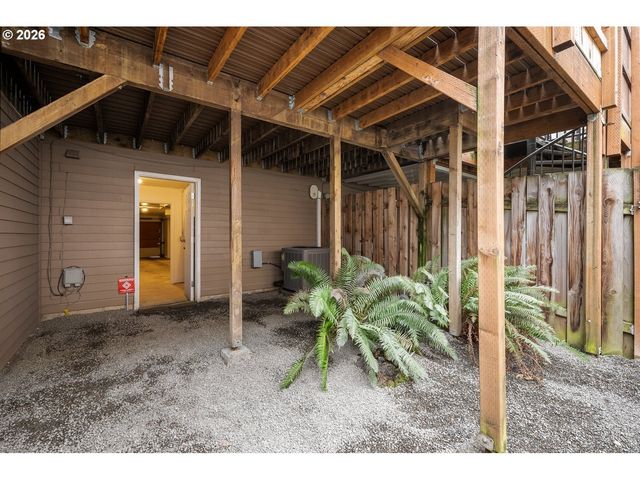 2341 Nw OVERTON St, Portland, OR 97210