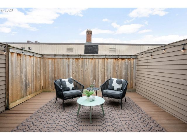 2341 Nw OVERTON St, Portland, OR 97210