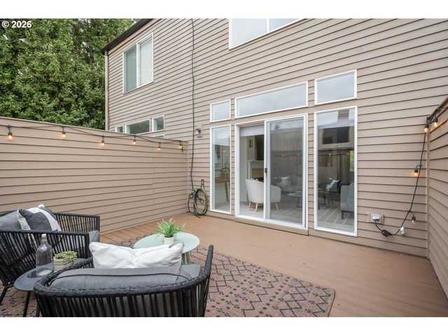 2341 Nw OVERTON St, Portland, OR 97210