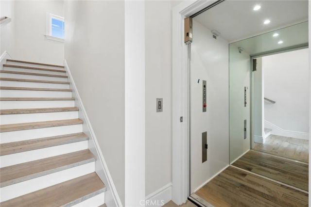 524 W Oceanfront, Newport Beach, CA 92661