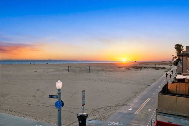 524 W Oceanfront, Newport Beach, CA 92661