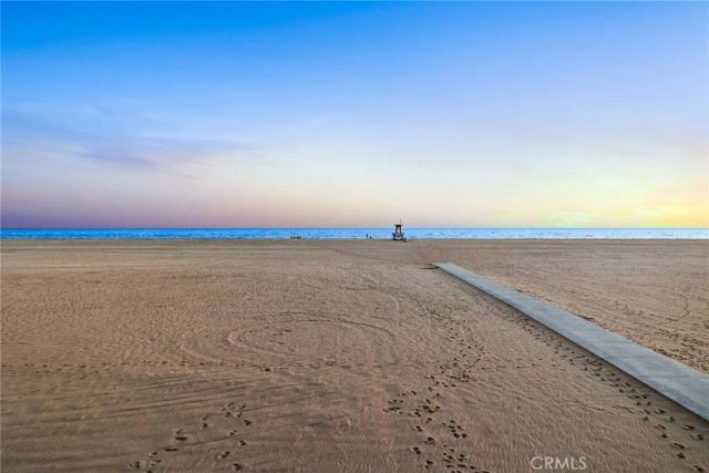 524 W Oceanfront, Newport Beach, CA 92661