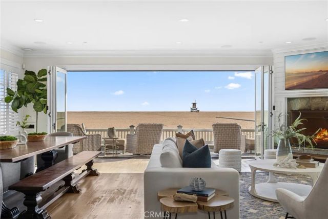 524 W Oceanfront, Newport Beach, CA 92661