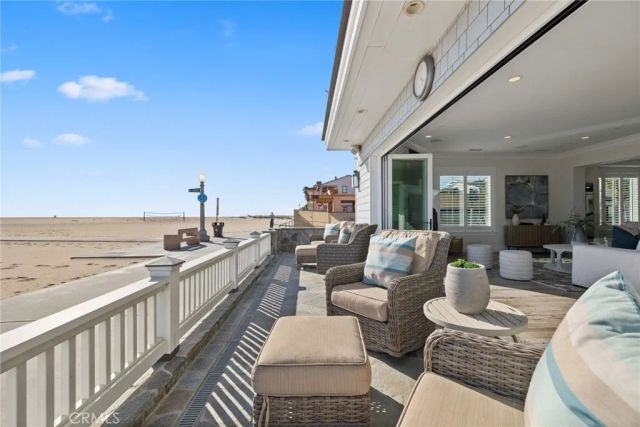 524 W Oceanfront, Newport Beach, CA 92661