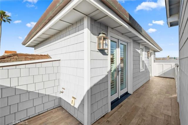 524 W Oceanfront, Newport Beach, CA 92661