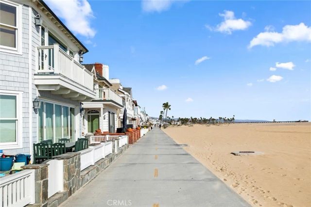 524 W Oceanfront, Newport Beach, CA 92661