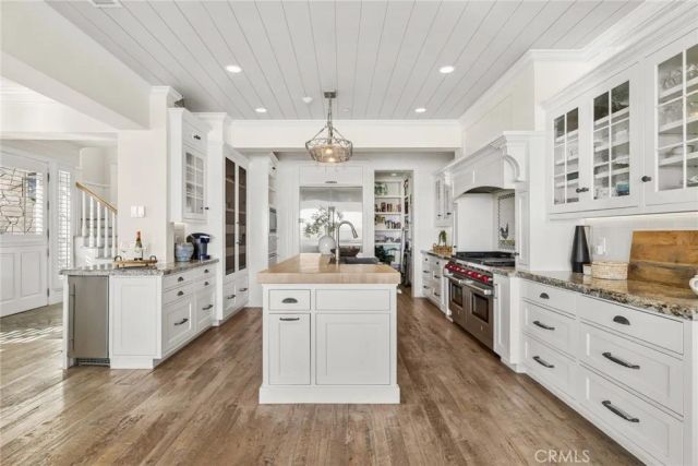 524 W Oceanfront, Newport Beach, CA 92661