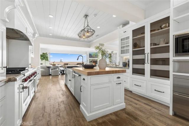 524 W Oceanfront, Newport Beach, CA 92661