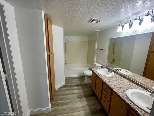 5055 West Hacienda Avenue 2142, Las Vegas, NV 89118
