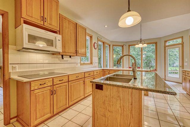 3115 Hawks Haven Trail, Deforest, WI 53532