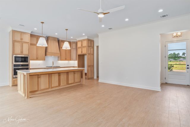 857 Walstonburg Lane, Benton, LA 71006