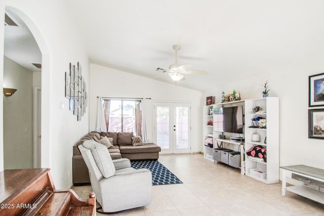 937 E NARDINI Street, San Tan Valley, AZ 85140