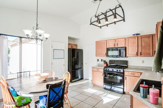 937 E NARDINI Street, San Tan Valley, AZ 85140