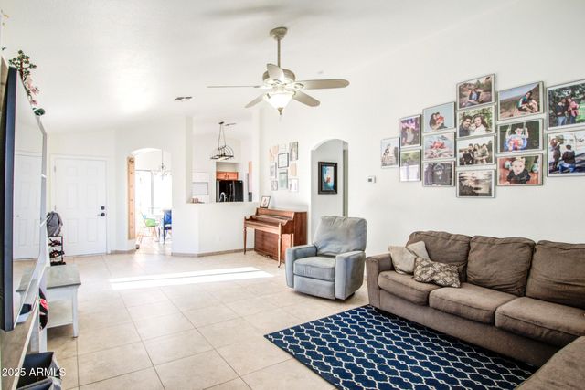 937 E NARDINI Street, San Tan Valley, AZ 85140