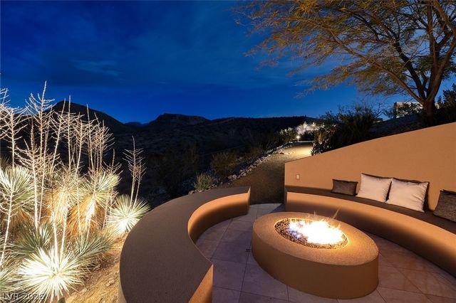 36 Quiet Moon Lane, Las Vegas, NV 89135