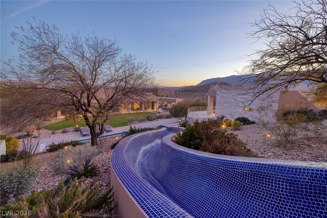 36 Quiet Moon Lane, Las Vegas, NV 89135