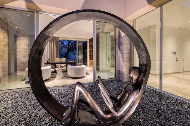 36 Quiet Moon Lane, Las Vegas, NV 89135