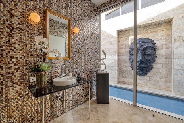 36 Quiet Moon Lane, Las Vegas, NV 89135