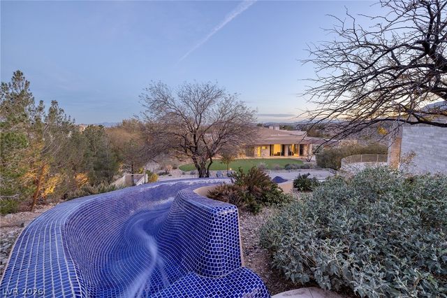 36 Quiet Moon Lane, Las Vegas, NV 89135